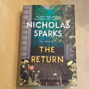 🎁 3/$15 - The Return by Nicholas Sparks, hardcover